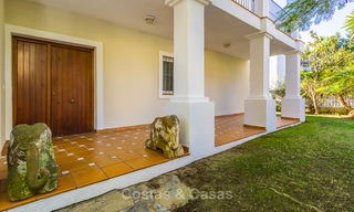 Villa en venta a un paso del campo de golf y del centro comercial en Guadalmina, Marbella 3261 