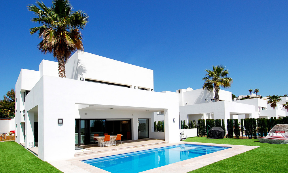 Villas contemporáneas de lujo 1ª línea Golf en venta en Marbella - Benahavis 30436