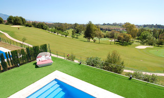 Villas contemporáneas de lujo 1ª línea Golf en venta en Marbella - Benahavis 30441 