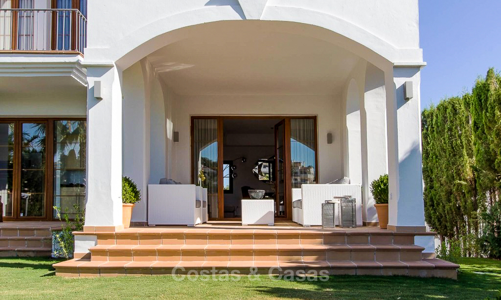 Nuevas villas en venta listas para entrar a vivir, en primera línea de golf de un resort privado, New Golden Mile, Marbella - Estepona 3493