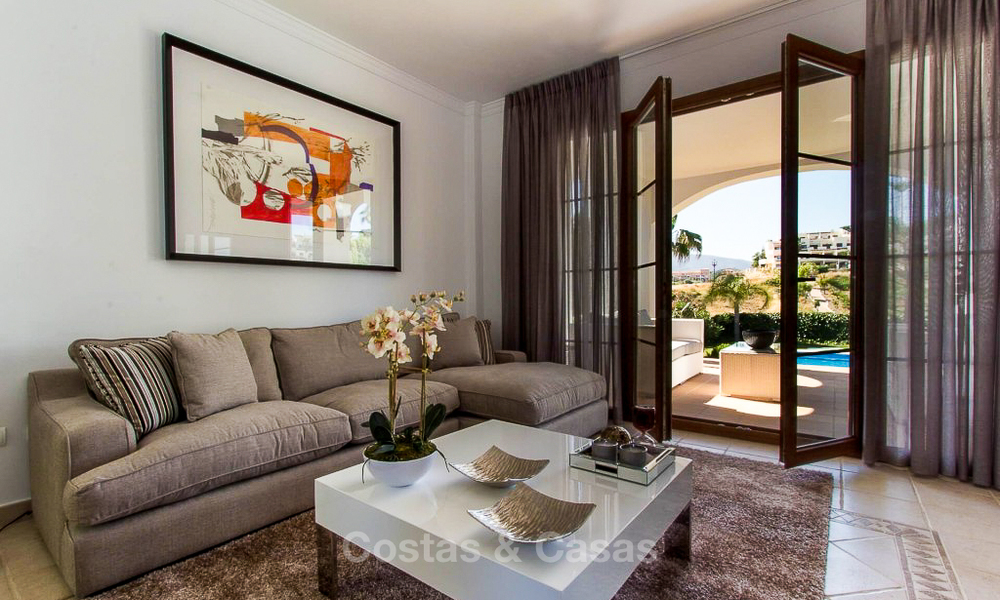 Nuevas villas en venta listas para entrar a vivir, en primera línea de golf de un resort privado, New Golden Mile, Marbella - Estepona 3498