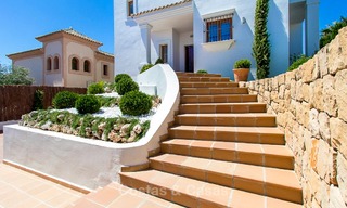 Nuevas villas en venta listas para entrar a vivir, en primera línea de golf de un resort privado, New Golden Mile, Marbella - Estepona 3527 