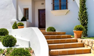 Nuevas villas en venta listas para entrar a vivir, en primera línea de golf de un resort privado, New Golden Mile, Marbella - Estepona 3529 