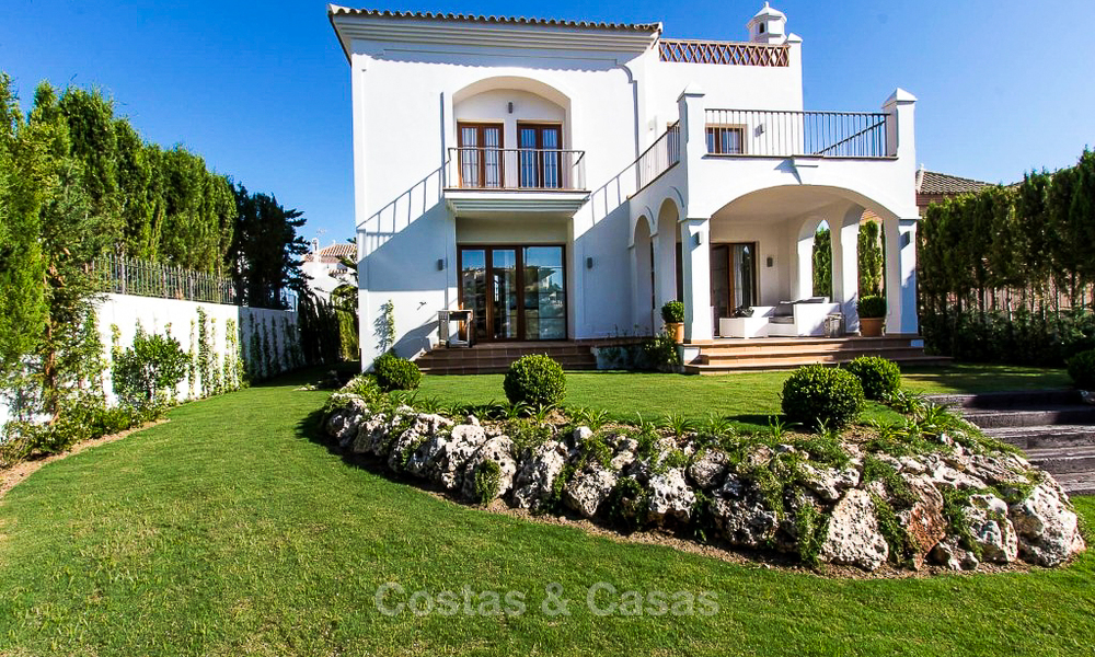 Nuevas villas en venta listas para entrar a vivir, en primera línea de golf de un resort privado, New Golden Mile, Marbella - Estepona 3531