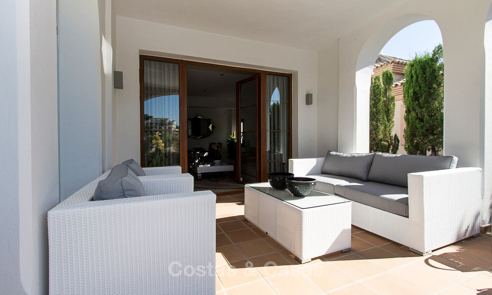 Nuevas villas en venta listas para entrar a vivir, en primera línea de golf de un resort privado, New Golden Mile, Marbella - Estepona 3533
