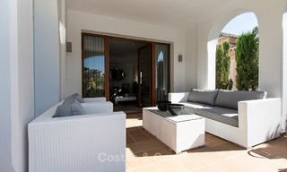 Nuevas villas en venta listas para entrar a vivir, en primera línea de golf de un resort privado, New Golden Mile, Marbella - Estepona 3533 