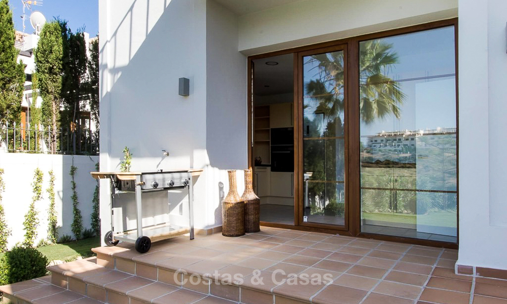 Nuevas villas en venta listas para entrar a vivir, en primera línea de golf de un resort privado, New Golden Mile, Marbella - Estepona 3534