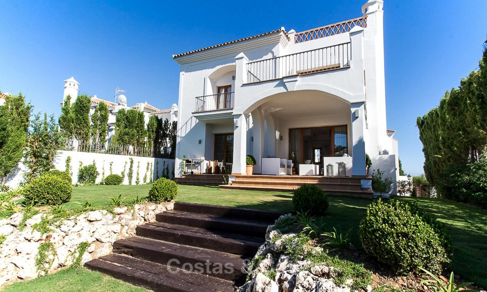 Nuevas villas en venta listas para entrar a vivir, en primera línea de golf de un resort privado, New Golden Mile, Marbella - Estepona 3540