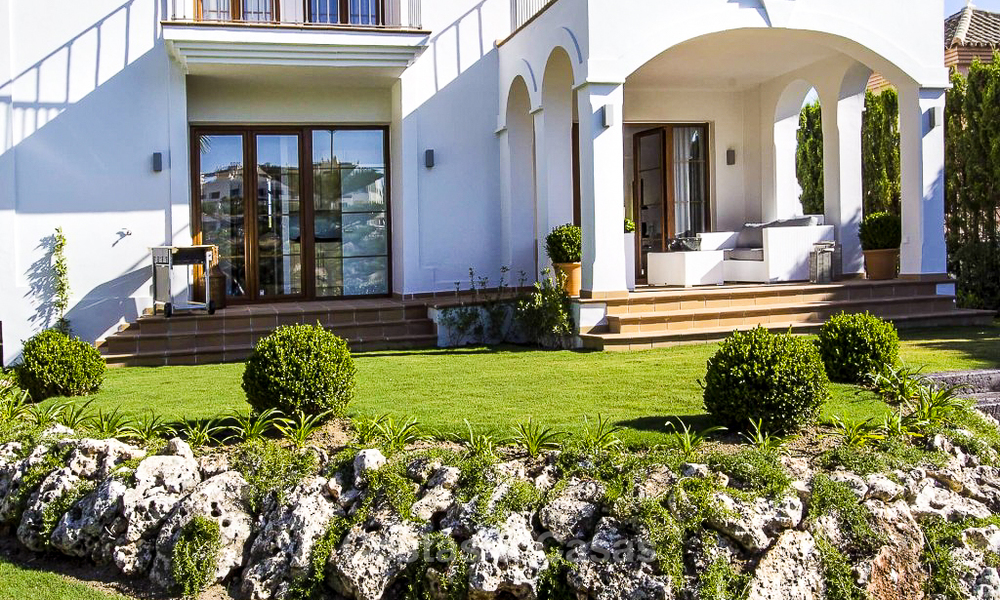 Nuevas villas en venta listas para entrar a vivir, en primera línea de golf de un resort privado, New Golden Mile, Marbella - Estepona 3541