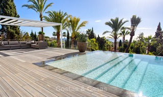 Atractiva y espaciosa villa de lujo renovada, con majestuosas vistas al mar, en venta, Marbella Este 3600 