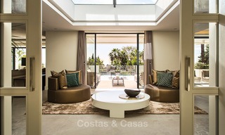 Atractiva y espaciosa villa de lujo renovada, con majestuosas vistas al mar, en venta, Marbella Este 3610 