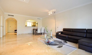 Apartamento de lujo en venta en primera linea de golf en Marbella - Estepona 3647 