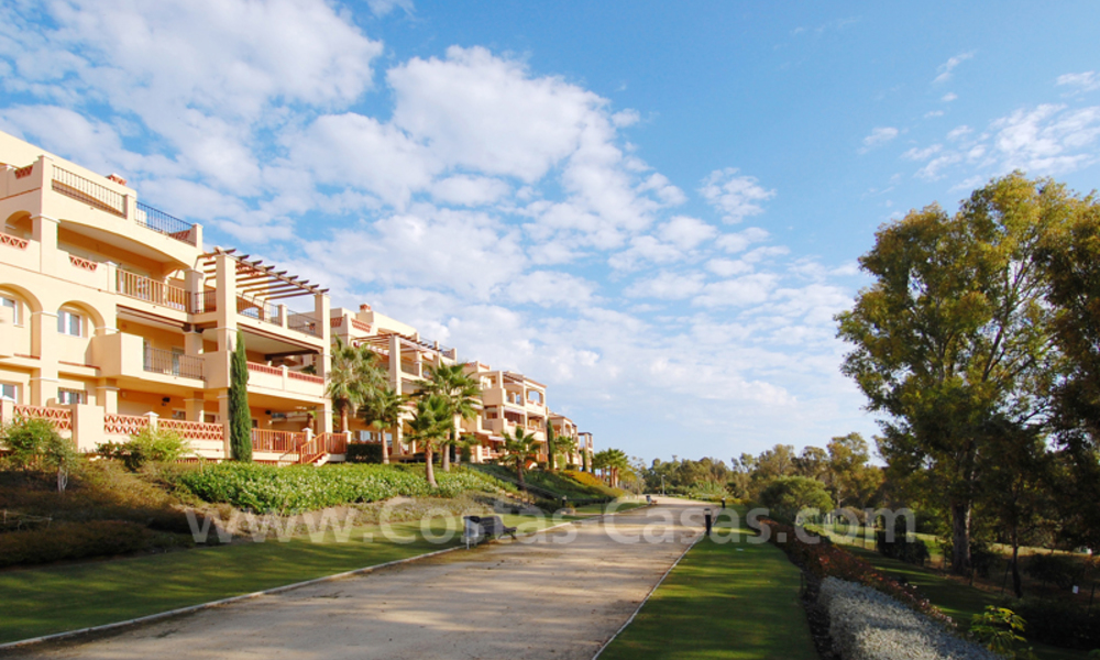 Apartamento de lujo en venta en primera linea de golf en Marbella - Estepona 3661