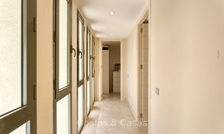 Lujoso apartamento moderno y espacioso en venta en un complejo de golf de 5 estrellas, en la Nueva Milla de Oro en Benahavis - Marbella 3669 