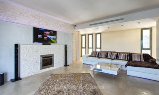 Lujoso apartamento moderno y espacioso en venta en un complejo de golf de 5 estrellas, en la Nueva Milla de Oro en Benahavis - Marbella 3688 