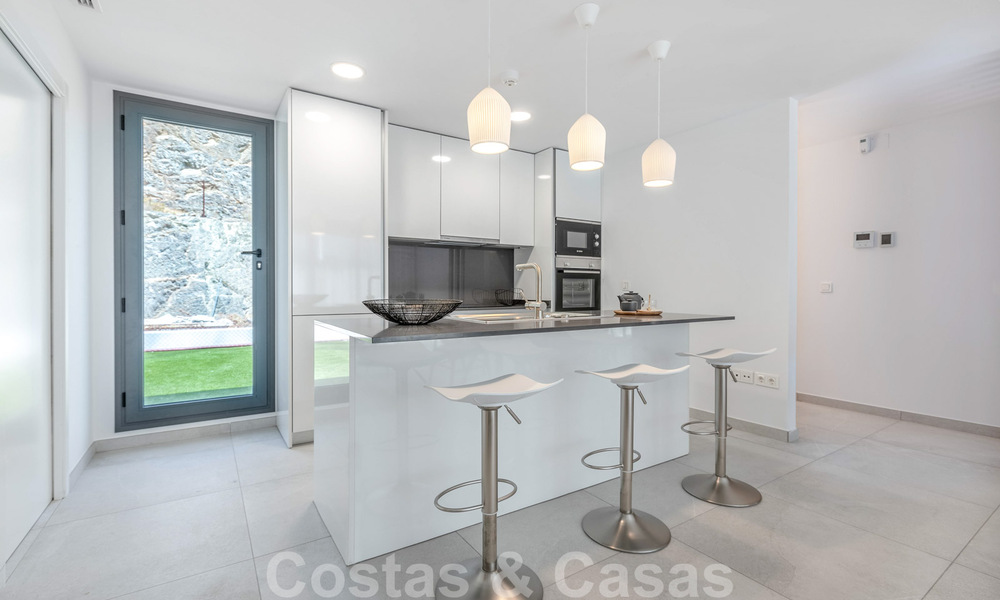 Apartamentos nuevos y modernos en venta en una zona muy solicitada de Benahavis - Marbella 32380