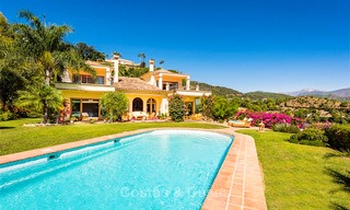 Encantadora y espaciosa villa de estilo andaluz en venta en El Madroñal, Benahavis - Marbella 3751 
