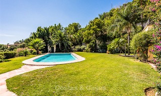 Encantadora y espaciosa villa de estilo andaluz en venta en El Madroñal, Benahavis - Marbella 3763 