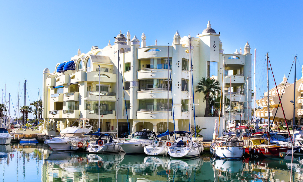 Nuevos y modernos apartamentos frente al mar en venta en Torremolinos, Costa del Sol. Listo para entrar a vivir. Últimos apartamentos. 4204