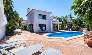 Villa de lujo recientemente renovada en Los Monteros, Este de Marbella 4039 
