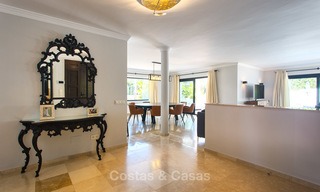 Villa de lujo recientemente renovada en Los Monteros, Este de Marbella 4045 
