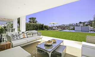 Villa de lujo moderna y contemporánea a estrenar con vistas al mar en venta, Benahavis, Marbella 36592 