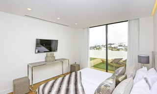 Villa de lujo moderna y contemporánea a estrenar con vistas al mar en venta, Benahavis, Marbella 36593 