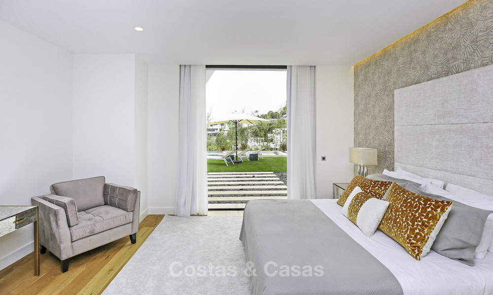 Villa de lujo moderna y contemporánea a estrenar con vistas al mar en venta, Benahavis, Marbella 36608