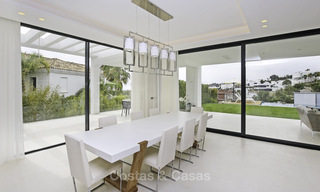 Villa de lujo moderna y contemporánea a estrenar con vistas al mar en venta, Benahavis, Marbella 36615 
