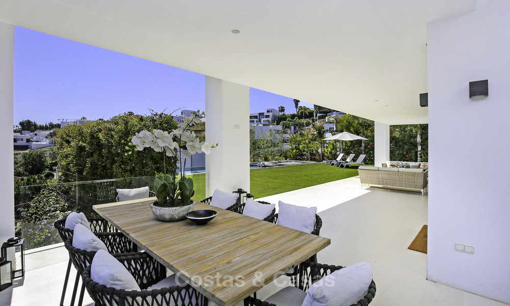 Villa de lujo moderna y contemporánea a estrenar con vistas al mar en venta, Benahavis, Marbella 36621