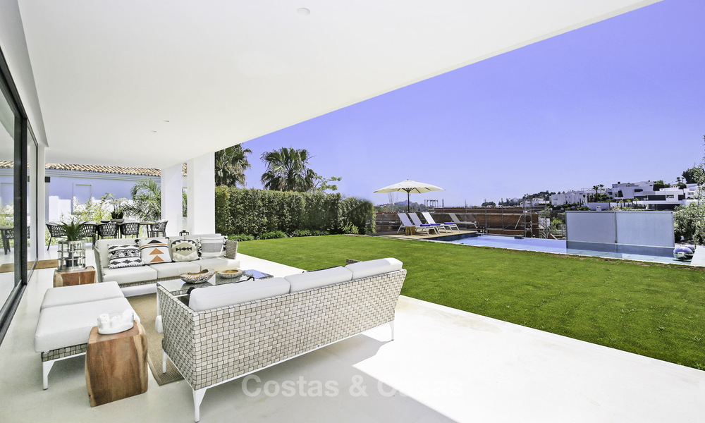 Villa de lujo moderna y contemporánea a estrenar con vistas al mar en venta, Benahavis, Marbella 36622