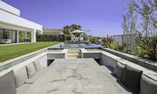 Villa de lujo moderna y contemporánea a estrenar con vistas al mar en venta, Benahavis, Marbella 36627 
