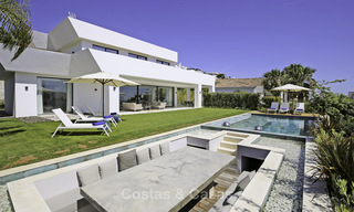 Villa de lujo moderna y contemporánea a estrenar con vistas al mar en venta, Benahavis, Marbella 36628 