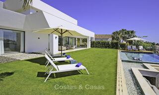 Villa de lujo moderna y contemporánea a estrenar con vistas al mar en venta, Benahavis, Marbella 36629 