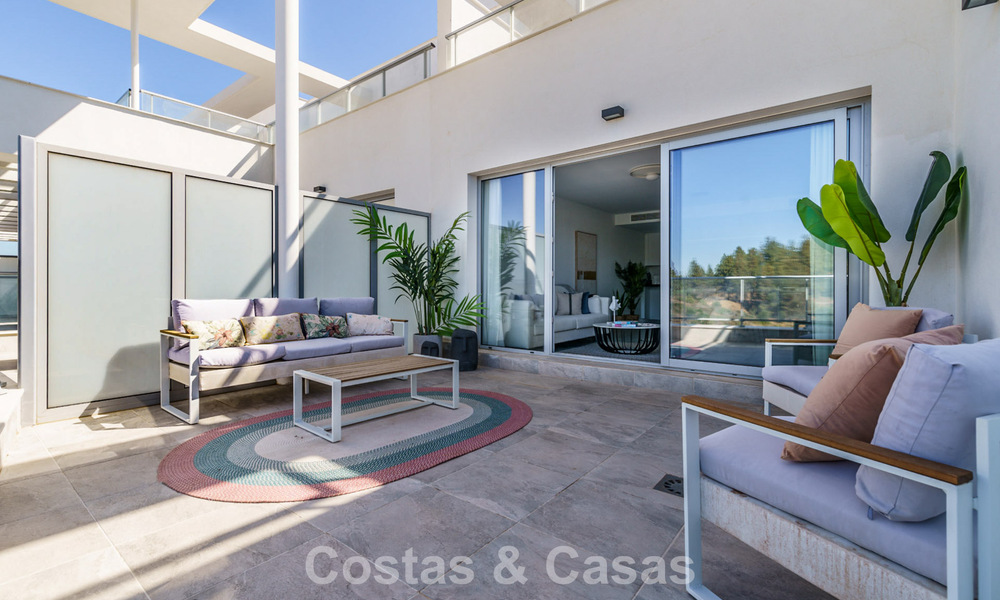 Apartamentos modernos de nueva construcción en venta en una nueva urbanización contemporánea en Mijas 780161