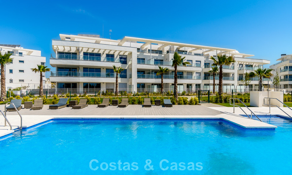 Apartamentos modernos de nueva construcción en venta en una nueva urbanización contemporánea en Mijas 780165