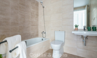 Apartamentos modernos de nueva construcción en venta en una nueva urbanización contemporánea en Mijas 780178 