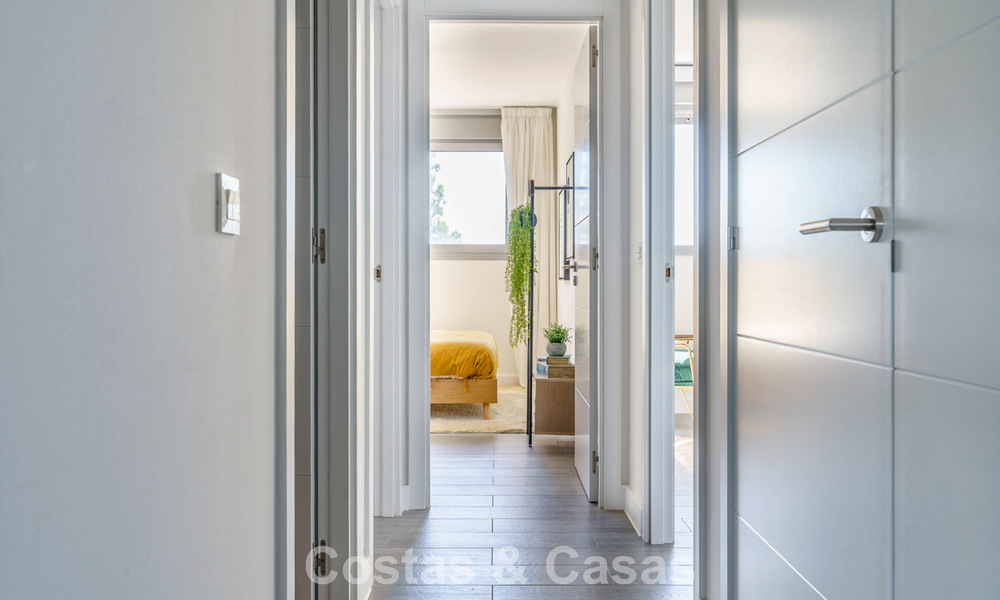 Apartamentos modernos de nueva construcción en venta en una nueva urbanización contemporánea en Mijas 780180