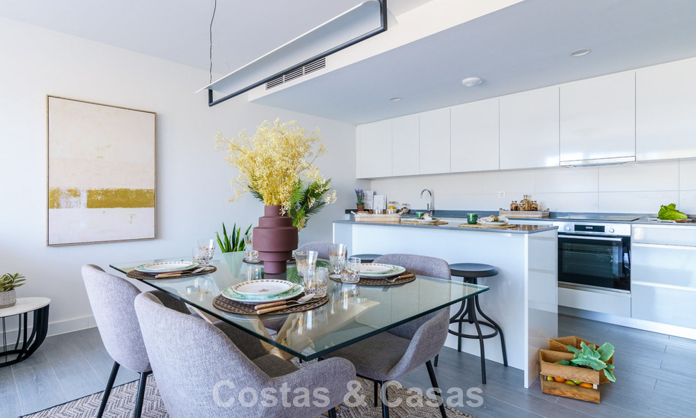 Apartamentos modernos de nueva construcción en venta en una nueva urbanización contemporánea en Mijas 780184