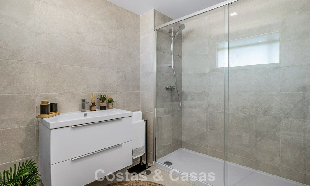 Apartamentos modernos de nueva construcción en venta en una nueva urbanización contemporánea en Mijas 780188