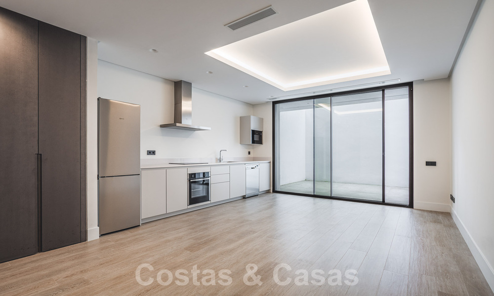 Villa de diseño a estrenar en venta, Estepona Este - Marbella. Lista para mudarse! 30719