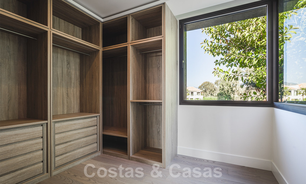 Villa de diseño a estrenar en venta, Estepona Este - Marbella. Lista para mudarse! 30725