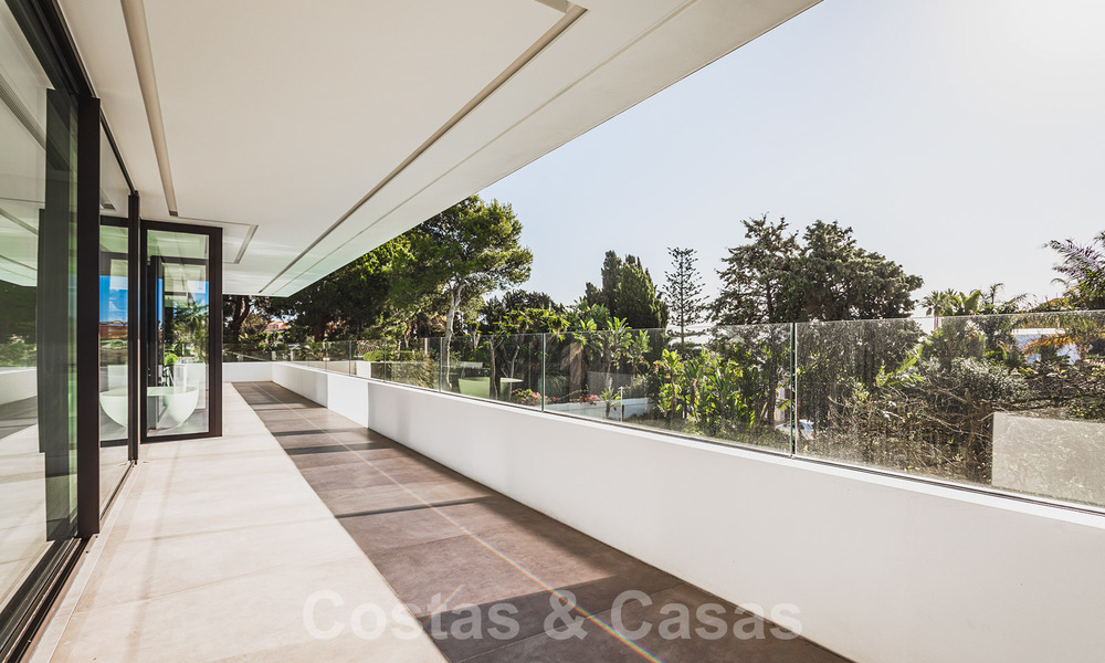Villa de diseño a estrenar en venta, Estepona Este - Marbella. Lista para mudarse! 30727