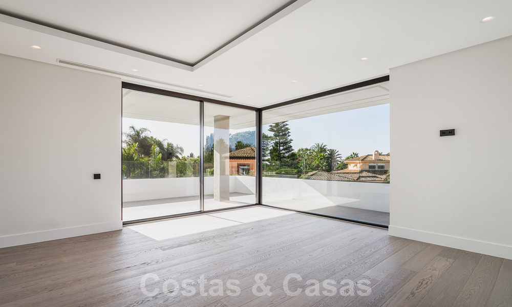 Villa de diseño a estrenar en venta, Estepona Este - Marbella. Lista para mudarse! 30729