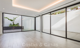 Villa de diseño a estrenar en venta, Estepona Este - Marbella. Lista para mudarse! 30743 