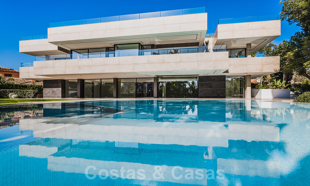 Villa de diseño a estrenar en venta, Estepona Este - Marbella. Lista para mudarse! 30752