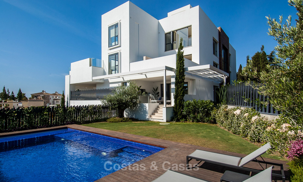 ÚLTIMA UNIDAD! Sólo 8 modernos y exclusivos apartamentos en venta, cada uno con su propia piscina climatizada, en la Milla de Oro - Marbella 4249
