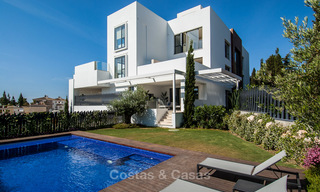 ÚLTIMA UNIDAD! Sólo 8 modernos y exclusivos apartamentos en venta, cada uno con su propia piscina climatizada, en la Milla de Oro - Marbella 4249 