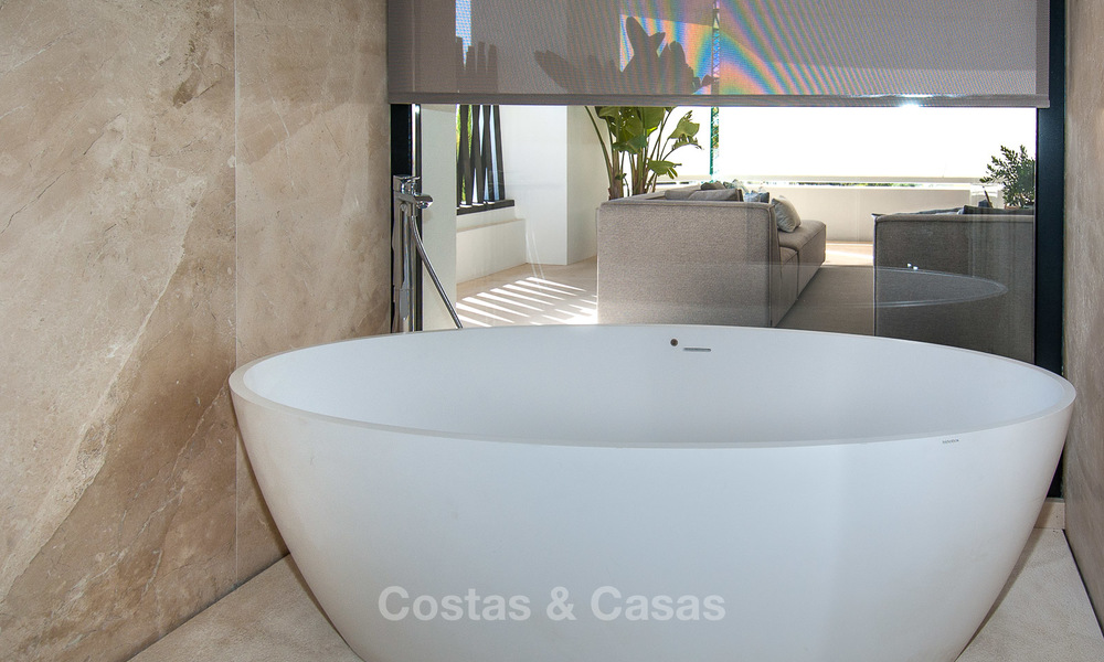 ÚLTIMA UNIDAD! Sólo 8 modernos y exclusivos apartamentos en venta, cada uno con su propia piscina climatizada, en la Milla de Oro - Marbella 4254