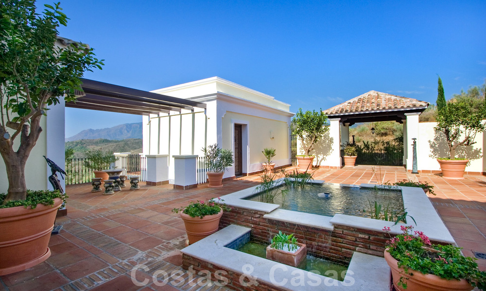 Exclusiva villa en venta, con vistas al mar en un resort enMarbella - Benahavis 22352